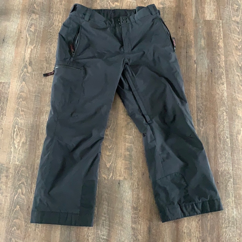 Men’s Obermeyer ski pants in Excellent condition.